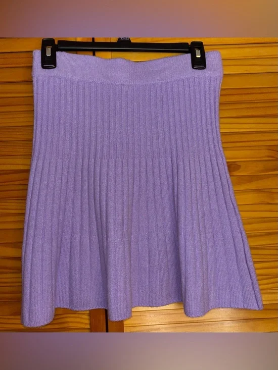 Ribbed Lilac Knit Mini Skirt - Women - Picture 2 of 4